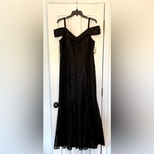 R&M Richards NWT black off-the-shoulder sweetheart neck lace gown Size 14